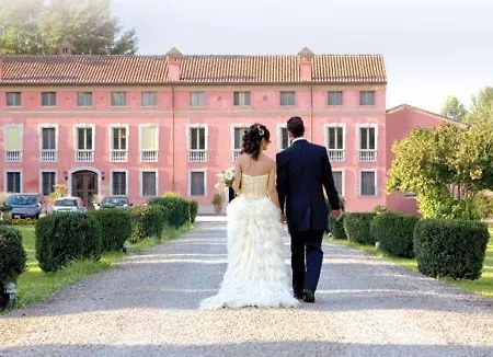 Montanarini فندق