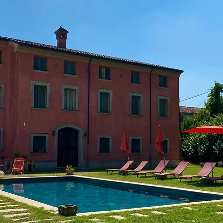 ホテル Montanarini