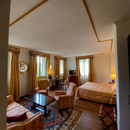 Montanarini ホテル 4*