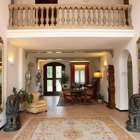 ホテル Montanarini 4*