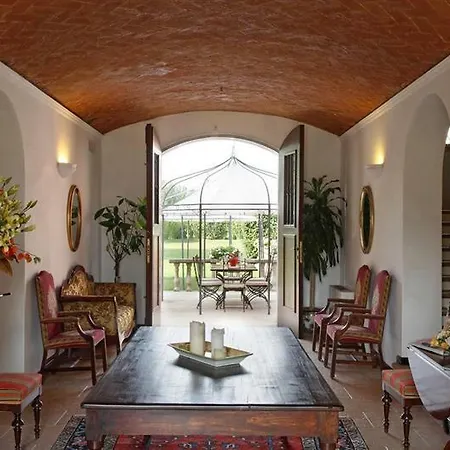 Montanarini ホテル